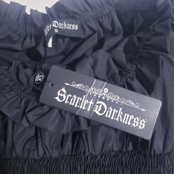 Scarlet Darkness Off Shoulder Long Sleeve Corset Cropped Top - Picture 7 of 9